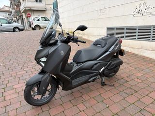 Yamaha XMAX 125 2024 SOLO 2.200km