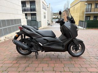 Yamaha XMAX 125 2024 SOLO 2.200km