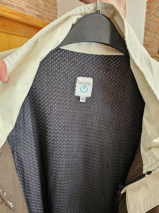 Chaqueta de nieve marrón y beige