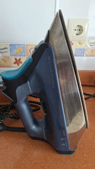 Plancha de Ropa Rowenta Pro Master.