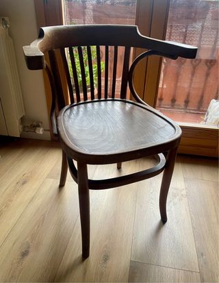 Silla Thonet madera respaldo bajo y brazos