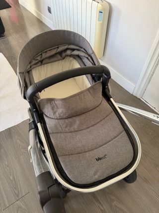Carro de bebé gris con capazo,silla para el coche