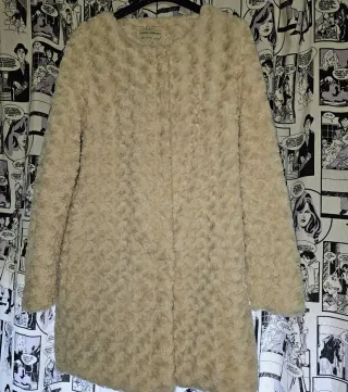 Abrigo de pelo sintético beige