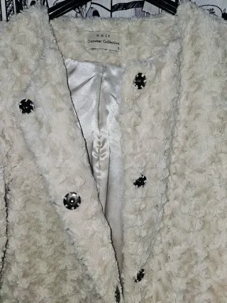 Abrigo de pelo sintético beige