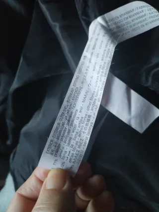 Abrigo largo negro botones dorados