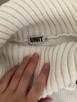 Jersey Rayas Blanco y Negro Cuello Alto