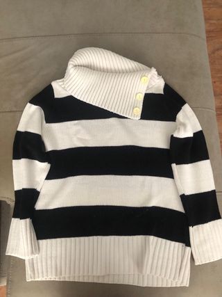 Jersey Rayas Blanco y Negro Cuello Alto