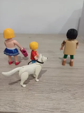 Playmobil familia con perro