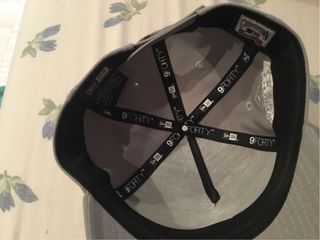 Gorra New Era Gris