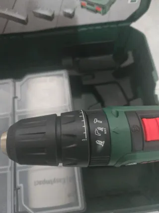 Taladro a batería Bosch con maletín