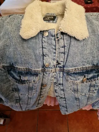 Cazadora Zara forrada borrego Talla M
