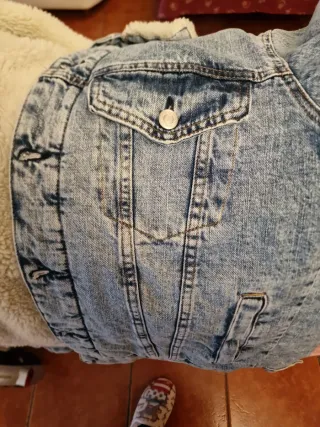 Cazadora Zara forrada borrego Talla M