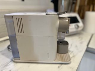 Cafetera Nespresso Lattissima DeLonghi