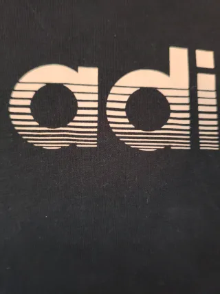 Camiseta Adidas Negra **Nueva, Etiqueta**