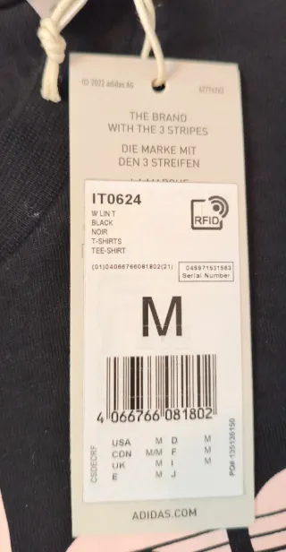 Camiseta Adidas Negra **Nueva, Etiqueta**