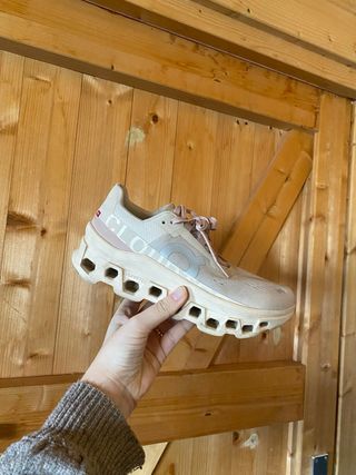 Zapatillas On Running Cloudmonster Beige/Rosa