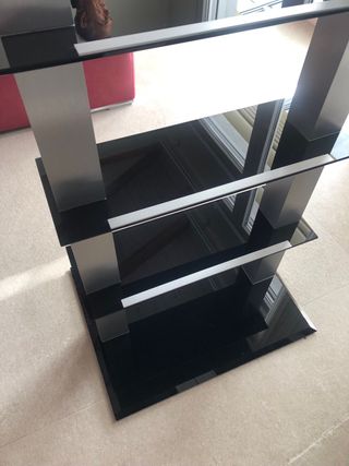 Estantería moderna aluminio y cristal negro