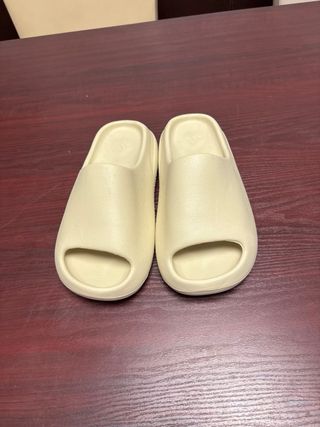 Yeezy Slide Beige Talla 40