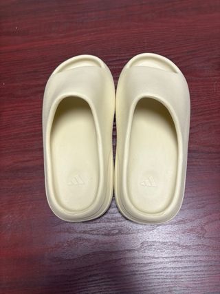 Yeezy Slide Beige Talla 40