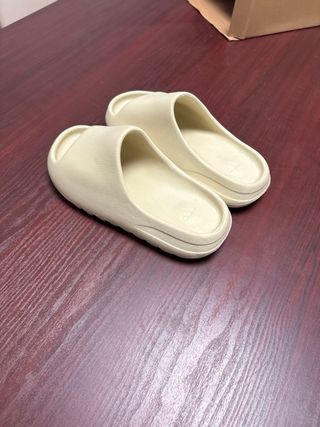 Yeezy Slide Beige Talla 40