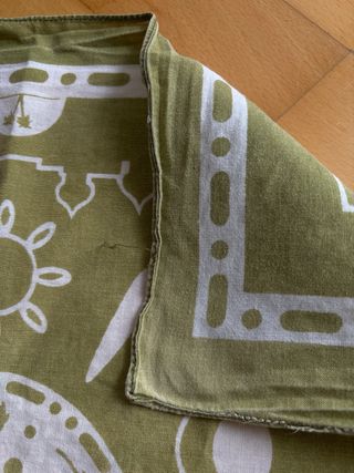 Pañuelo bandana Zara cuadrado verde y blanco 45cm