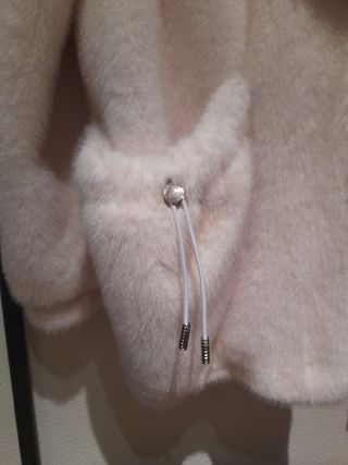 Chaquetón pelo blanco muy elegante