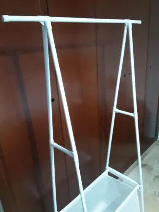 Burro o perchero Blanco Cesta Almacenaje muy nuevo