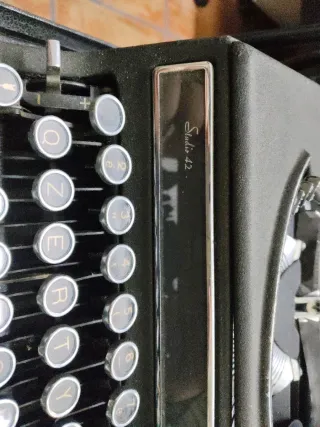 Máquina de escribir Olivetti Studio 42