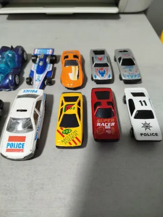 Lote 12 coches de juguete variados