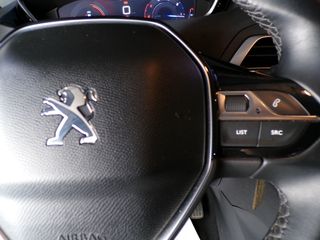Peugeot 3008 1.5HDI 130cv 2019