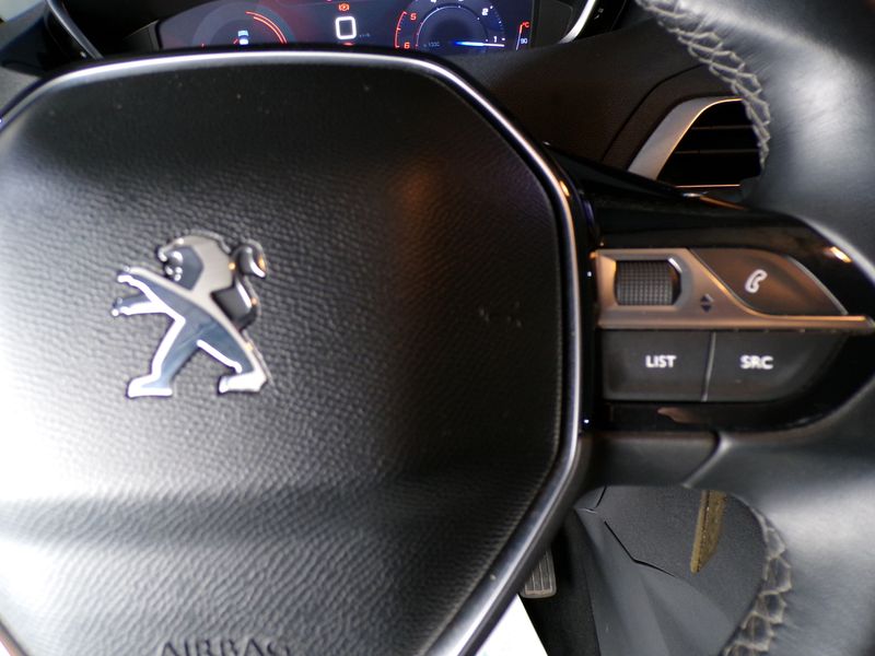 Peugeot 3008 2019, foto 24