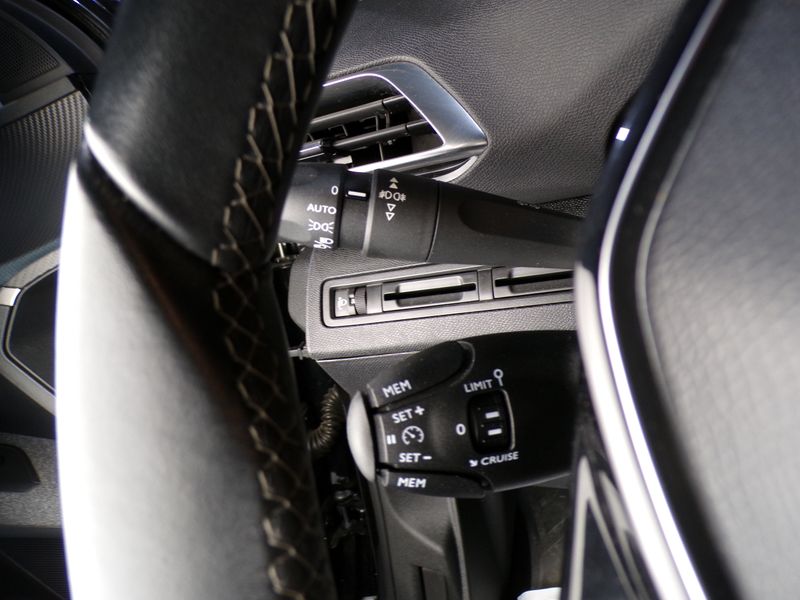 Peugeot 3008 2019, foto 30