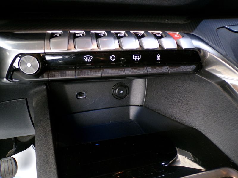 Peugeot 3008 2019, foto 28