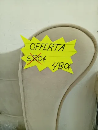 Cama con cabecero capitoné