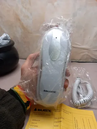 Telefono Majestic Slimline Corded Phone