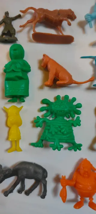 Lote Figuras Disney Dunkin Vintage y otras.