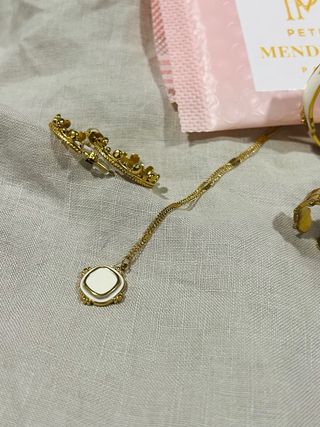 Lote bisutería francesa dorada y blanca