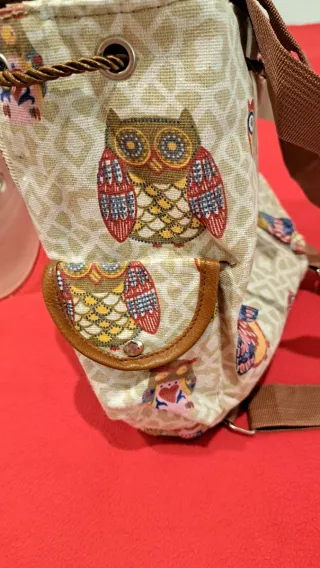 Mochila sin estrenar con búhos