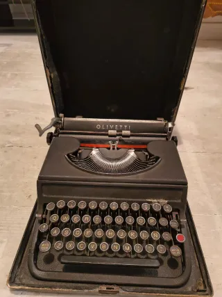Máquina de escribir Hispano Olivetti
