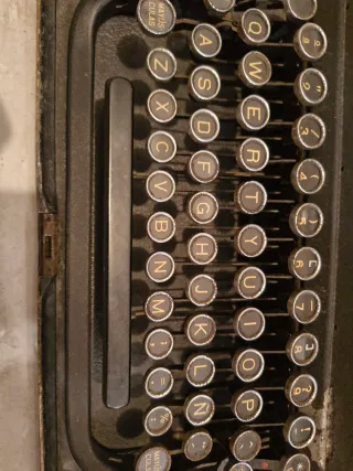 Máquina de escribir Hispano Olivetti
