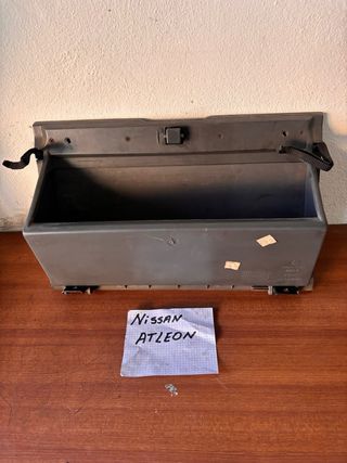 Nissan Atleon Guantera C/Cerradura
