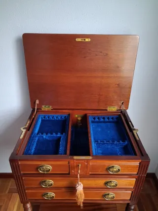 Mueble Cubertero Cruz de Malta