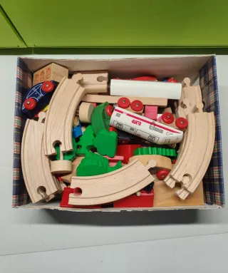 Juego de trenes de madera