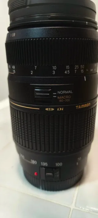 Vendo equipo Canon EOS 1300D + objetivos