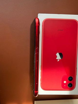 iPhone 11 128GB Rojo en muy buen estado.