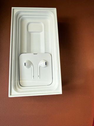 iPhone 11 128GB Rojo en muy buen estado.