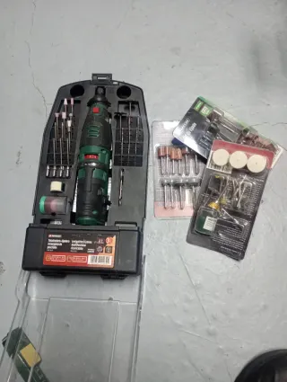 Taladro tipo Dremel a batería con accesorios