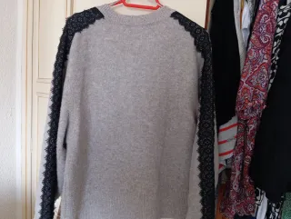 Jersey Zara gris con detalles manga