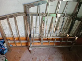 Cabecero y piecero de metal plateado