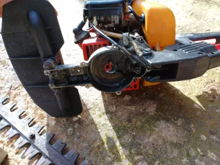 Tagliasiepe a scoppio